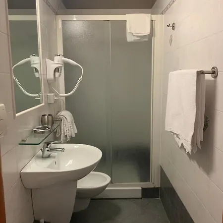 ベッド・アンド・ブレックファスト Eterna 4*